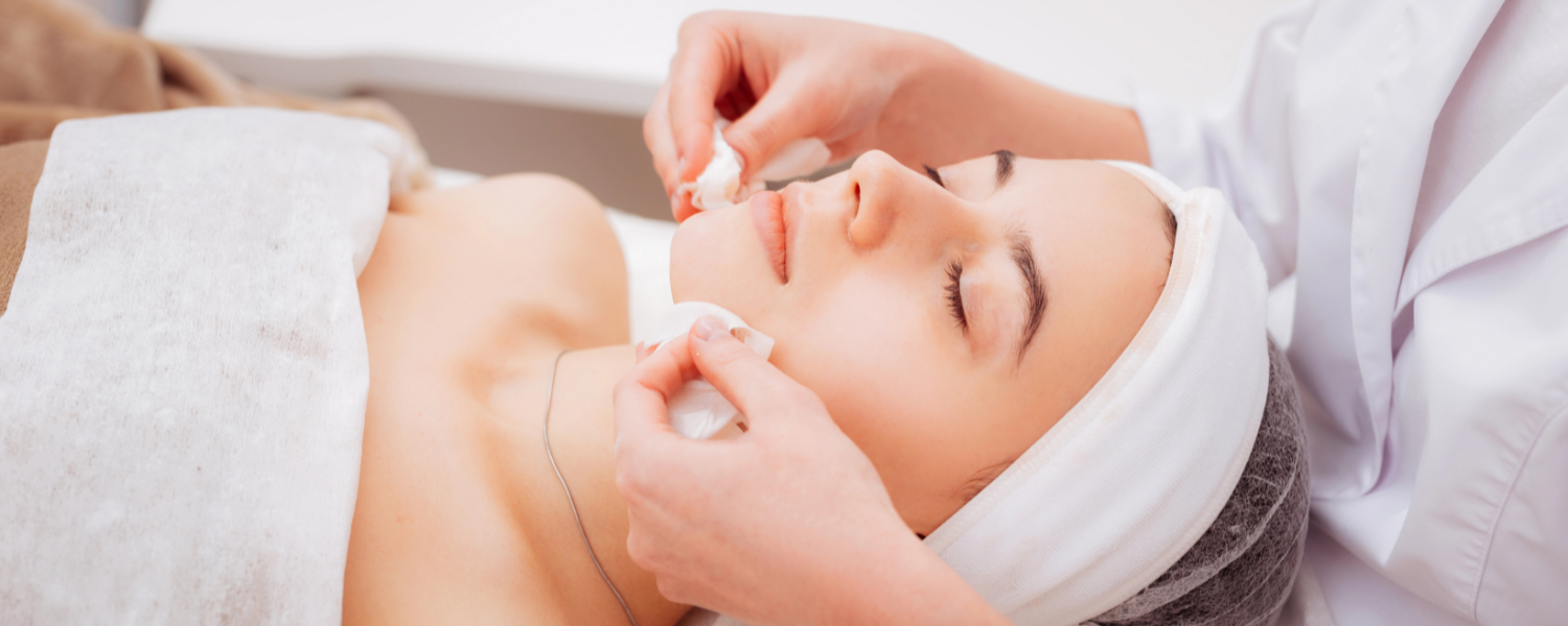 limpeza-facial-tradicional-1500x600.png